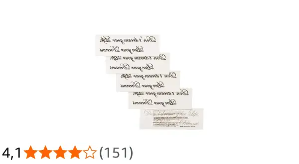 Mehrere Bögen mit der tatto schrift "Live your dreams" auf Englisch.