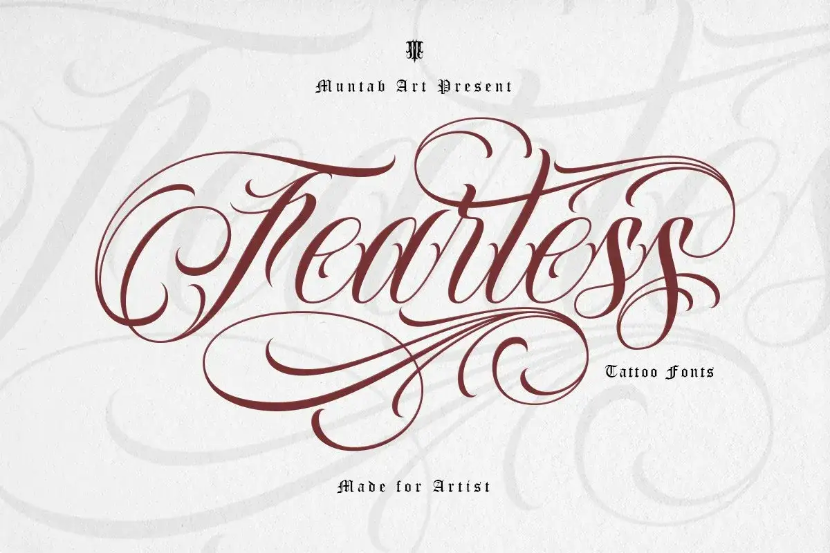 Eine elegante, rote tatto schrift mit dem Wort 
